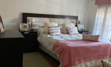 CASA DE 5 AMBIENTES EN BARRIO NAON , LOTE PROPIO, APROX 250 M2