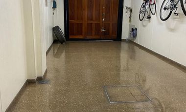 CASA DE 5 AMBIENTES EN BARRIO NAON , LOTE PROPIO, APROX 250 M2