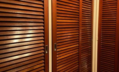 CASA DE 5 AMBIENTES EN BARRIO NAON , LOTE PROPIO, APROX 250 M2