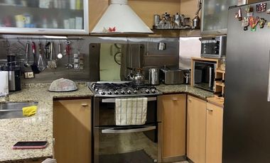 CASA DE 5 AMBIENTES EN BARRIO NAON , LOTE PROPIO, APROX 250 M2