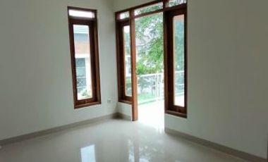 Disewakan Rumah 2 Lantai Dekat Terminal Jombor Dalam Perumahan