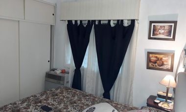 MUY BUENA CASA DE 3 AMBIENTES CON LOCAL