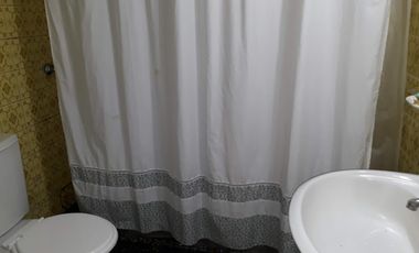 MUY BUENA CASA DE 3 AMBIENTES CON LOCAL