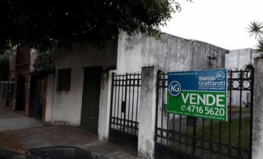 MUY BUENA CASA DE 3 AMBIENTES CON LOCAL