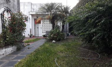 MUY BUENA CASA DE 3 AMBIENTES CON LOCAL