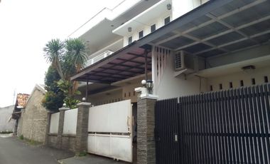 Rumah Luas 2 Lt 8 Menit ke Gerbang Tol Joglo 2 Bebas Banjir J-41985
