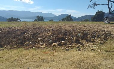 TERRENO CON VISTA AL LAGO