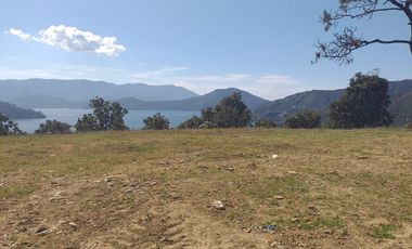 TERRENO CON VISTA AL LAGO