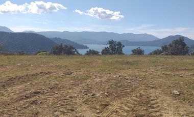 TERRENO CON VISTA AL LAGO