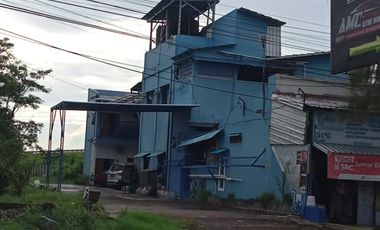 2003 Dijual Guest House Usaha Laundry dan minimart aktif Lokasi di Kotaanyar Paiton Probolinggo