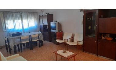 Tres Ambientes Con Espacio Guardacoche