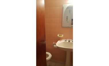 Tres Ambientes Con Espacio Guardacoche