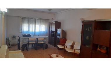 Tres Ambientes Con Espacio Guardacoche