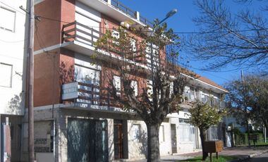 Tres Ambientes Con Espacio Guardacoche