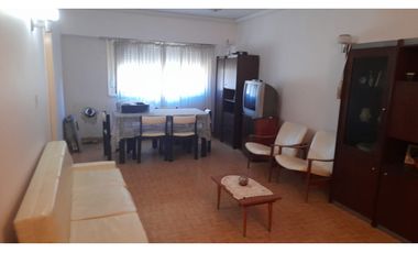 Tres Ambientes Con Espacio Guardacoche