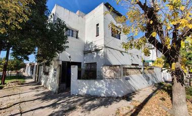 Departamento Tipo Casa en venta en Lanus Este