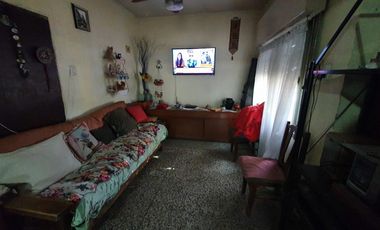 Departamento Tipo Casa en venta en Lanus Este
