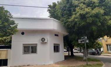 PH DE 2 AMB EN PLANTA BAJA AL FRENTE !! POSEE UNA TERRAZA PROPIA CON POSIBILIDAD DE AMPLIACIÓN!!