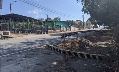 SE ALQUILA TERRENO CON GALERA EN TOCUMEN