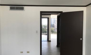 SEA Confiable Vende Oficina en Avenida Balboa