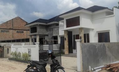 siap huni di jual cepat lokasi di jl duyung - nangka ,3 menit ke jl sudirman