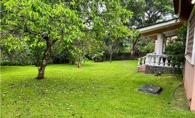 SE VENDE CASA EN LAS CUMBRES