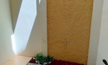 Rumah dalam Townhouse dekat lapangan terbang pondok cabe strategis