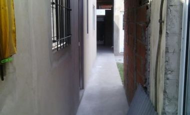Vivienda con local en Ezpeleta, Quilmes