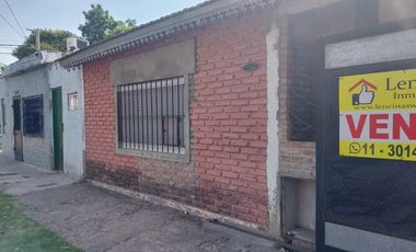 Vivienda con local en Ezpeleta, Quilmes