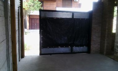 Vivienda con local en Ezpeleta, Quilmes