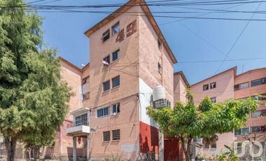 Departamento en Venta en Cuernavaca en Unidad Morelos con Estacionamiento Escriturado $850,000