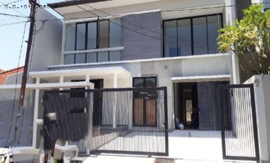 Rumah New dan minimalis di Manyar Tirtoyoso