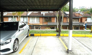 casa en venta en maraya. Cod V17875
