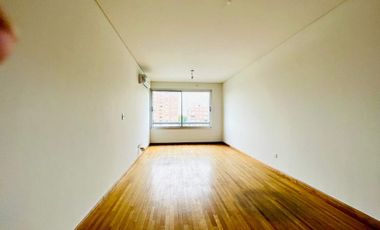 Venta depto dúplex 2 amb Pilar centro con cochera