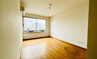 Venta depto dúplex 2 amb Pilar centro con cochera