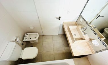 Venta depto dúplex 2 amb Pilar centro con cochera