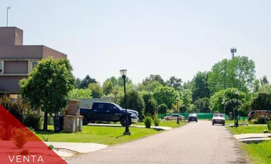 LOTE EN INMEJORABLE UBICACION EN PRADOS DEL OESTE