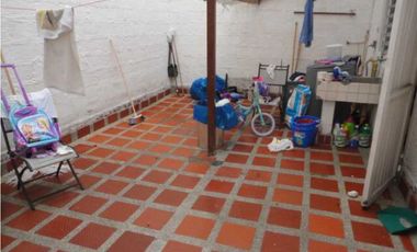 SE VENDE CASA UNIFAMILIAR BARRIO SANTA FE