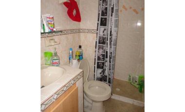 SE VENDE CASA UNIFAMILIAR BARRIO SANTA FE