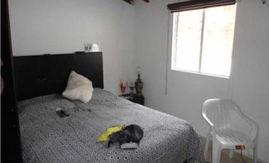 SE VENDE CASA UNIFAMILIAR BARRIO SANTA FE