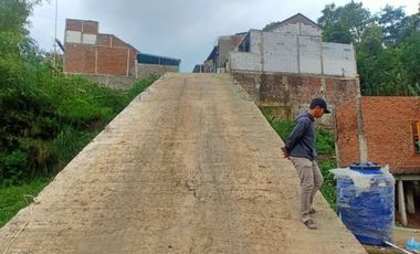RUMAH MURAH 2 LANTAI DI SOREANG HANYA 300JUTAAN TANAH LEBAR