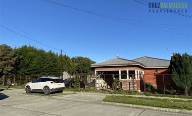 Casa en Venta en Terreno de 1.574 m2 con casa y bodega - Sector Alerce Histórico