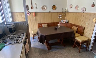 PH Exclusivo en primer piso con terraza propia, quincho cochera.