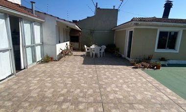 PH Exclusivo en primer piso con terraza propia, quincho cochera.