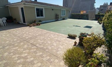 PH Exclusivo en primer piso con terraza propia, quincho cochera.