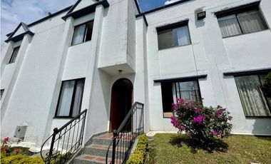 SE VENDE CASA EN ALAMOS PEREIRA