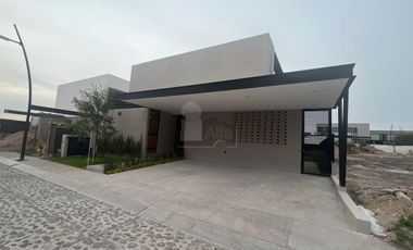Casa en venta en San Felipe, Lomas del Campanario Norte, Querétaro