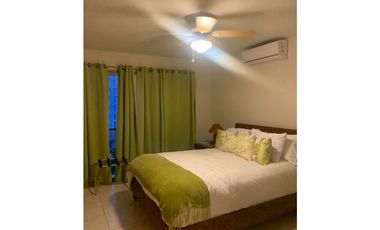 Se alquila apartamento en Playa Blanca, Ph Villa Azul