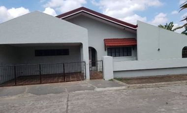 Four Bedroom Bungalow House for Sale in Friendship Angeles City