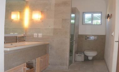A03 villa en condominio de 3 recamaras con vista al pacifico y la marina Ixtapa